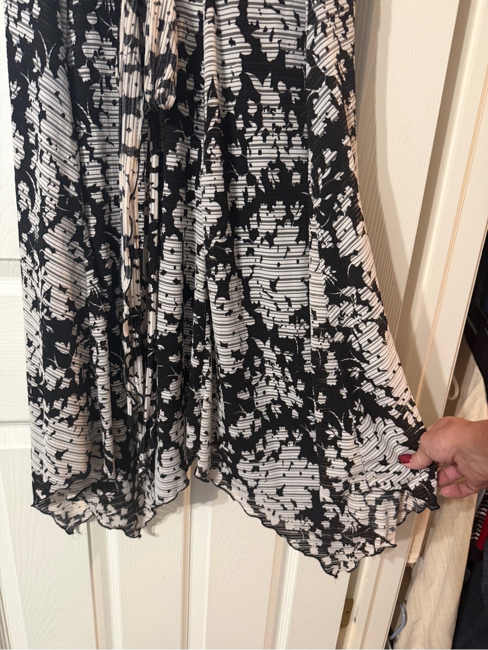 Women’s Black and White Floral Handkerchief Hem Dress - Picture 4 of 6